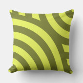 入れ子になった黄色の4分の1円ストライプの文字 クッション (正面)