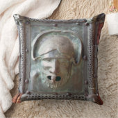 入口の左のドアからのガーゴイルのパネル、1 クッション (ブランケット)