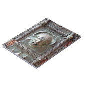 入口の左のドアからのガーゴイルのパネル、1 ノートブック (左側)