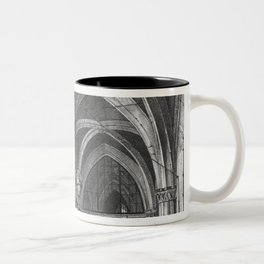 入口部屋の内部の概観 ツートーンマグカップ (右)