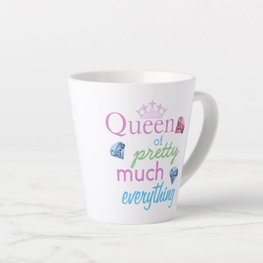 「全かわいらしての女王」 カフェラテマグ (右アングル)