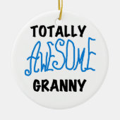 全く素晴らしいおばあさんの青いTシャツおよびギフト セラミックオーナメント (正面)