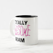 全く素晴らしいグラムのピンクのTシャツおよびギフト ツートーンマグカップ (正面左)