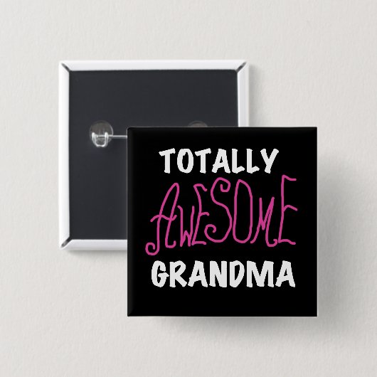 全く素晴らしい祖母のピンクのTシャツおよびギフト 缶バッジ (正面&裏面)