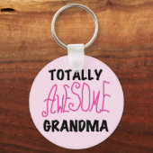 全く素晴らしい祖母-ピンクのTシャツおよびギフト キーホルダー (正面)