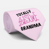 全く素晴らしい祖母-ピンクのTシャツおよびギフト ネクタイ (ロール)