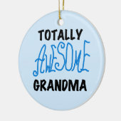 全く素晴らしい祖母-青いTシャツおよびギフト セラミックオーナメント (左)