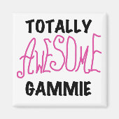 全く素晴らしいGammieのピンクのTシャツおよびギフト マグネット (正面)