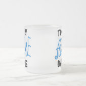 全く素晴らしいGammieの青いTシャツおよびギフト フロストグラスマグカップ (中央)