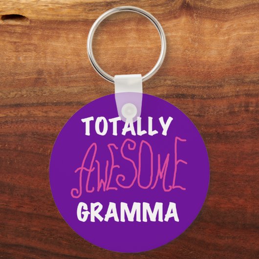 全く素晴らしいGrammaのピンクのTシャツのギフト キーホルダー (正面)