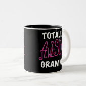 全く素晴らしいGrammaのピンクのTシャツのギフト ツートーンマグカップ (正面右)