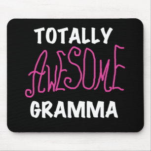 全く素晴らしいGrammaのピンクのTシャツのギフト マウスパッド