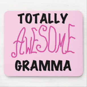 全く素晴らしいGrammaのピンクのTシャツのギフト マウスパッド