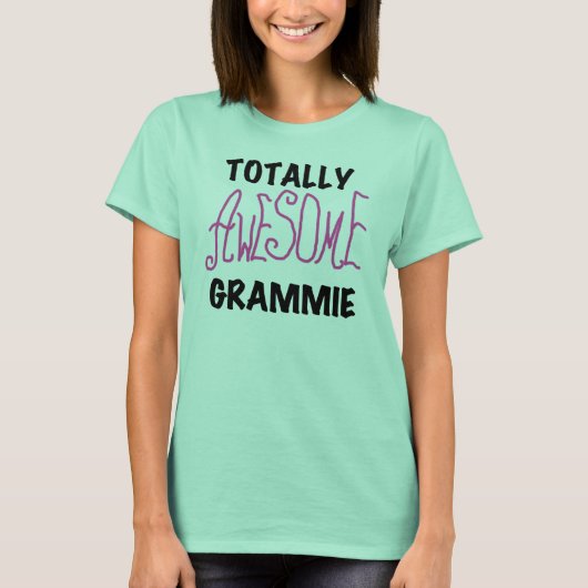 全く素晴らしいGrammieのピンクのTシャツのギフト Tシャツ (正面)