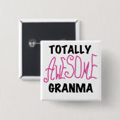 全く素晴らしいGranmaのピンクのTシャツおよびギフト 缶バッジ (正面&裏面)