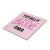 全く素晴らしいOmaのピンクのTシャツおよびギフト タイル (側面)