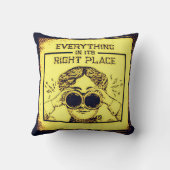 全てが正しい場所にある クッション (裏面)