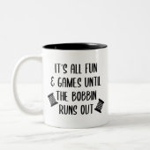 全てのおもしろいとゲームがボビンアウト走まで// ツートーンマグカップ (左)