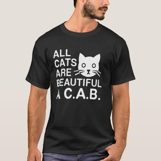 全ての猫は美しい A.C..B. 猫好きのための面白いデザイン Tシャツ (正面)