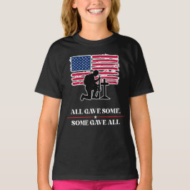 全員が何かを捧げ、ある者は全てを捧げた Tシャツ
