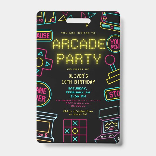 全年で使えるビデオゲームのアーケードの誕生日招待状 バッジ (正面)