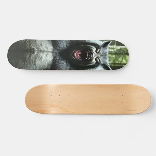 全村スケートボ食べーボードを歩く人間ウルフ スケートボード (横)