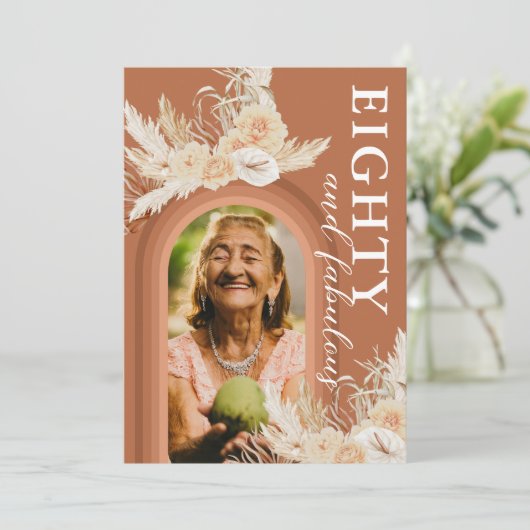 八十と素晴らしいバーントオレンジボホ誕生日 招待状 (スタンド正面)