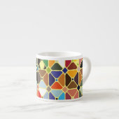 八角形の形状を持つ複数の幾何学的パターン エスプレッソカップ (正面右)