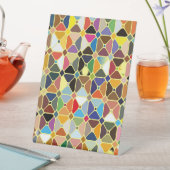 八角形の形状を持つ複数の幾何学的パターン 台座サイン (インサイチュ)