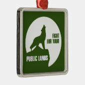 公の地のオオカミのために戦う メタルオーナメント (右)