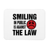 公共で笑うことは法律で禁止されている マグネット (横)