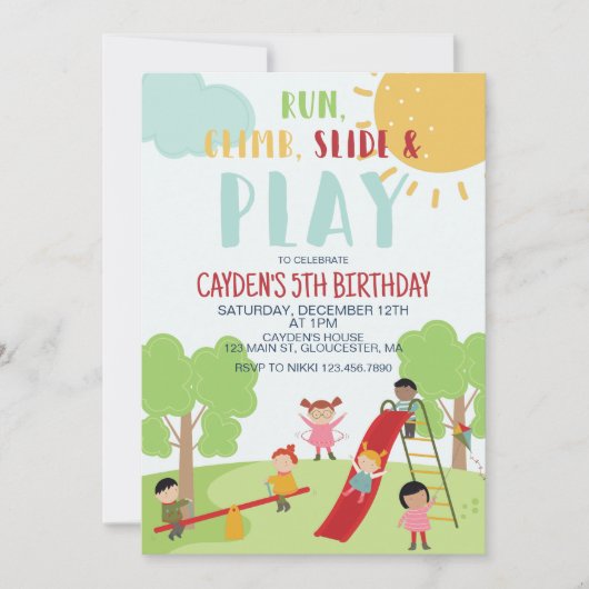 公園でパーティー 遊び場の誕生日 招待状 (正面)