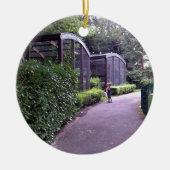 公園で2人の子供 セラミックオーナメント (正面)