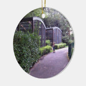 公園で2人の子供 セラミックオーナメント (左)