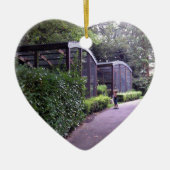 公園で2人の子供 セラミックオーナメント (正面)