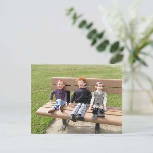 公園で ポストカード (スタンド正面)