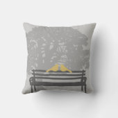 公園のベンチに結婚ある鳥 クッション (裏面)