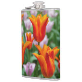 公園の明るいオレンジ色のチューリップ フラスク (左)
