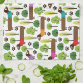 公園の歩行のダックスフント キッチンタオル (折り畳み)