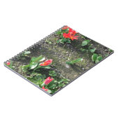 公園の甘い小さな赤い春の花 ノートブック (左側)