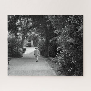 公園の老人の白黒の写真 ジグソーパズル