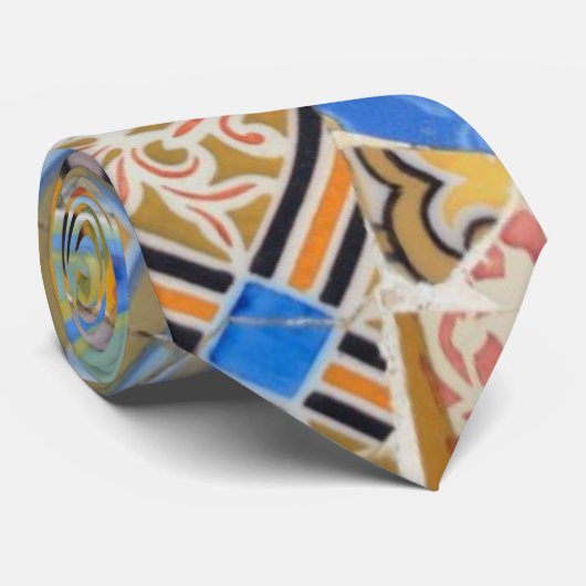 公園のGuellのモザイクタイ ネクタイ (ロール)