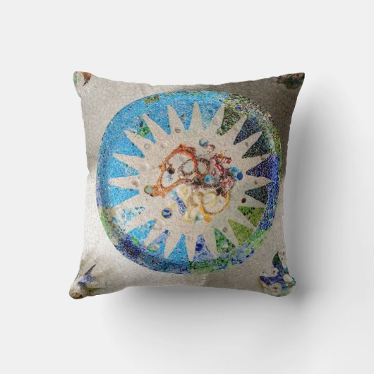 公園のGuellのモザイク枕 クッション (裏面)