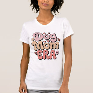 公式ドッグマムクラブ かわいいタイポグラフィーデザイン Tシャツ