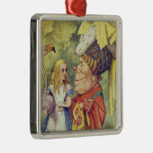 公爵夫人を持つアリス メタルオーナメント (右)