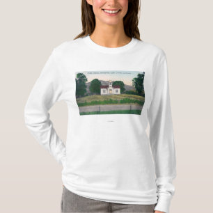 公立学校の外観 Tシャツ