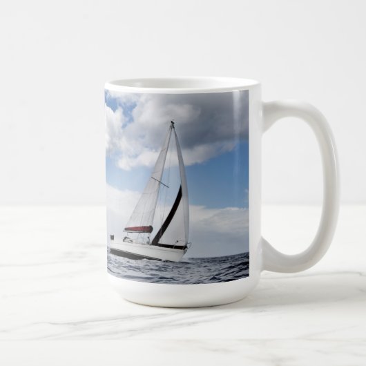 公開した海のヨットの航行 コーヒーマグカップ (右)