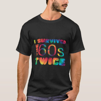 六生き延び十分のTシャツを二枚着 Tシャツ