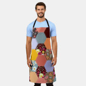 六角カラフル花キルティングデザイン エプロン (着用した状態)