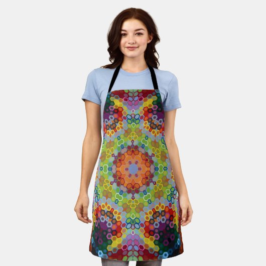 六角マンダラグリーンピンクとオレンジ エプロン (着用した状態)